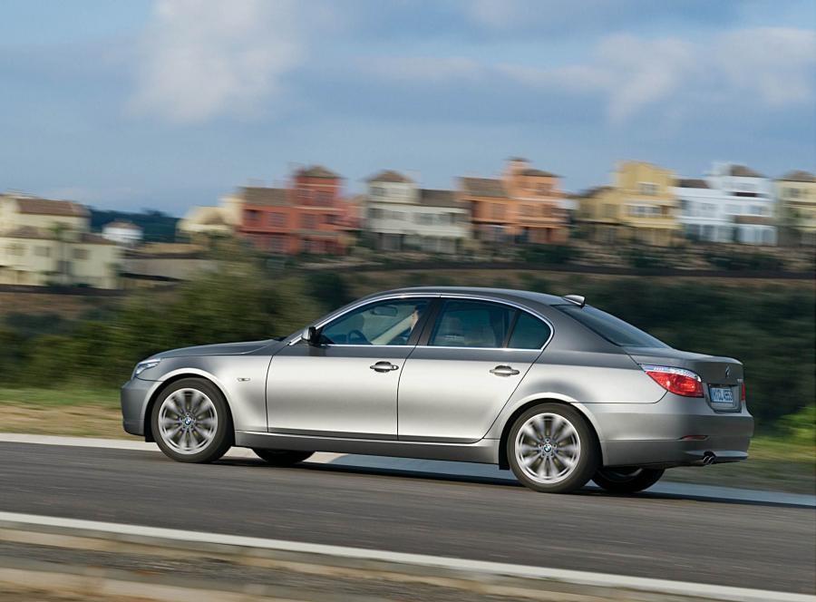  BMW 5-Series 2007 года  (фото 80 из 93)
